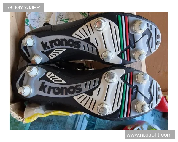 球星最破的足球鞋排行榜 哪些足球鞋因设计或材质成了破损率最高的鞋款